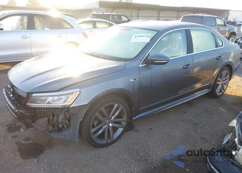2017 Volkswagen Passat 1.8T R-Line z USA, uszkodzony, nr VIN 1VWDT7A36HC080065